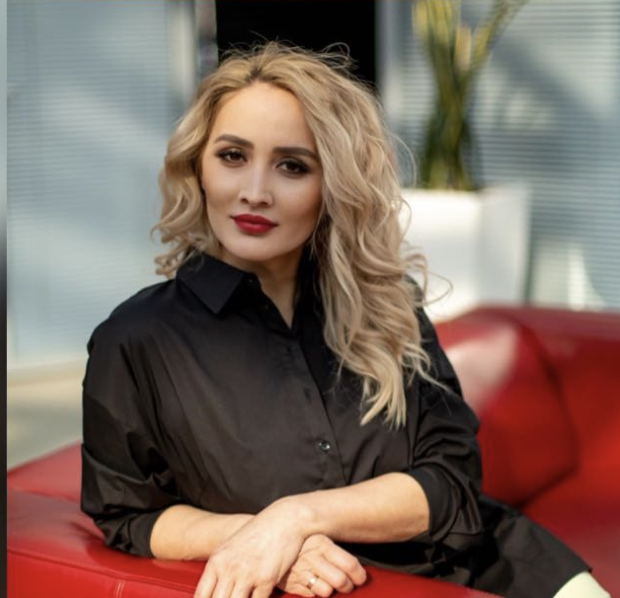 Hair colorist